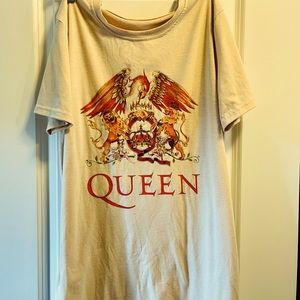Queen Tshirt in beige/yellow oversized Medium